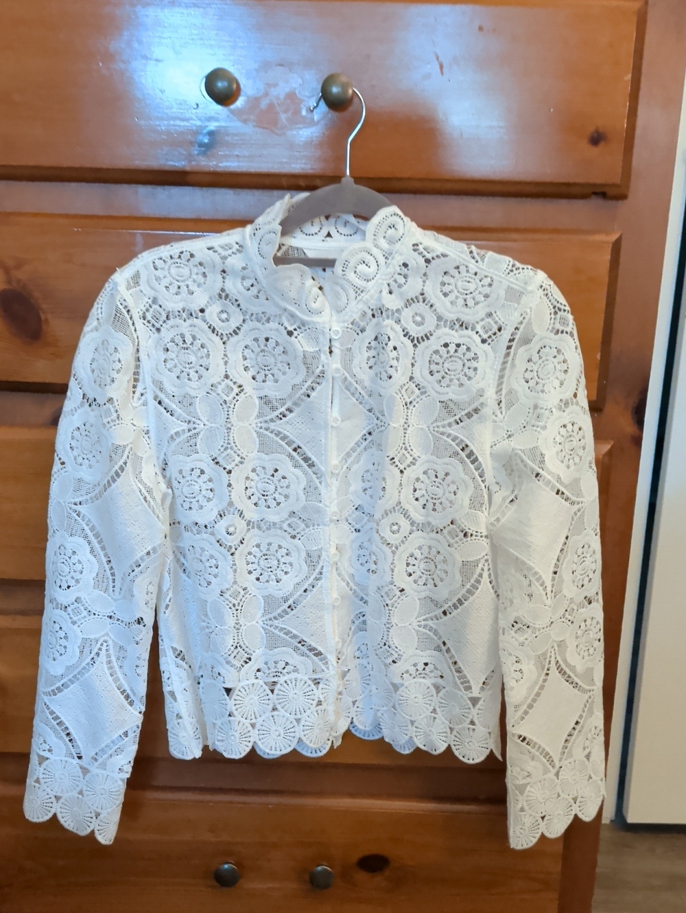Lace Cropped Jacket in White Like New